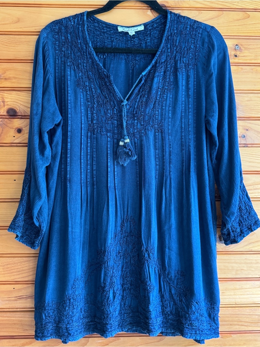 Solitaire Embroidered Rayon Tunic Top M Boho Peasant Festival Pintuck Blue